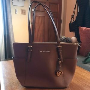Michael Kors New Jet Set Tan Tote